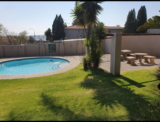 2 BEDROOM PROPERTY TO RENT IN RADIOKOP